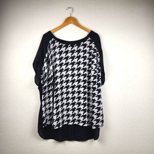 Lane Bryant Houdstooth Button Back Blouse Black / White Women's Plus Size 22/24